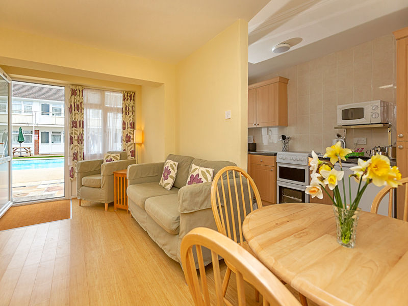Macoles - 4 Star Gold Apartments in St Martin - Guernsey