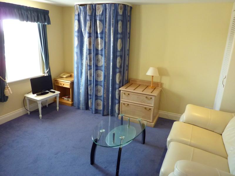Macoles - Beausite Hotel Apartments - Jersey