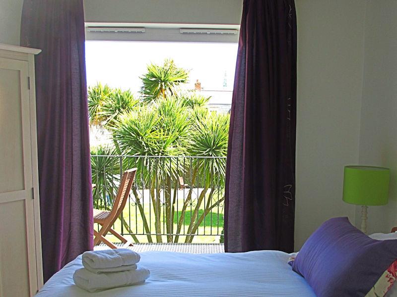Macoles - 4 Star Apartments in St Peter Port - Guernsey