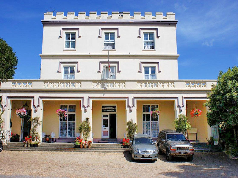 Macoles - Hotel based 3 Star Apartments in St Peter Port - Guernsey