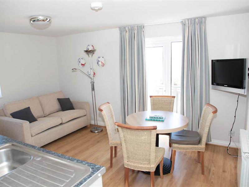 Macoles - Discovery Bay Beach Apartments - Jersey